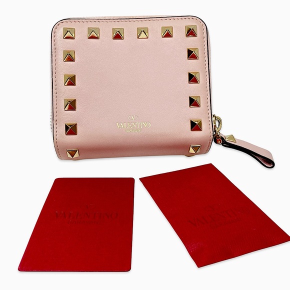 Valentino Garavani Handbags - Valentino Garavani Rockstud Compact Bifold Wallet!